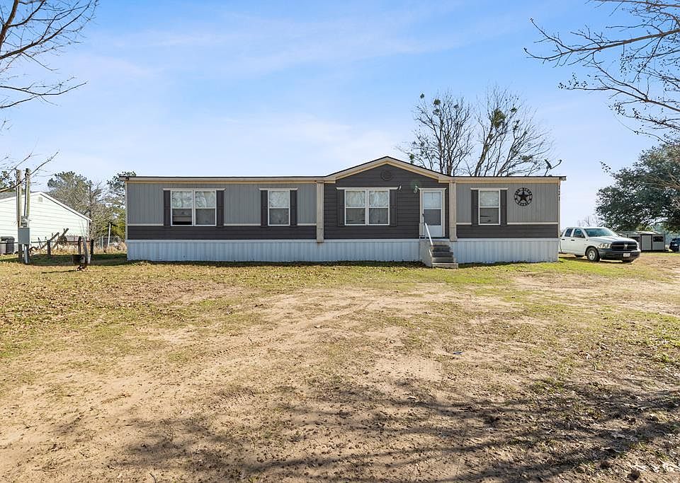 1st image of 121 Ivy Ln