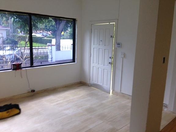5th image of 341 Candia Ave