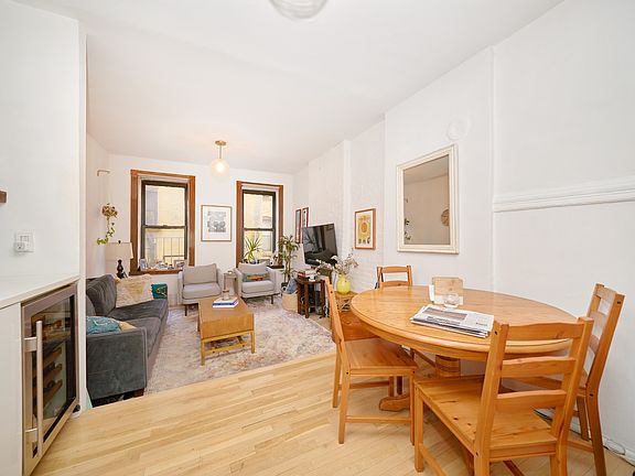 2nd image of 105 Thompson St APT 10