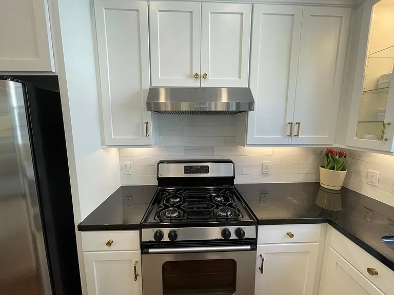 2210 Mid Ln #105 — Photo 7