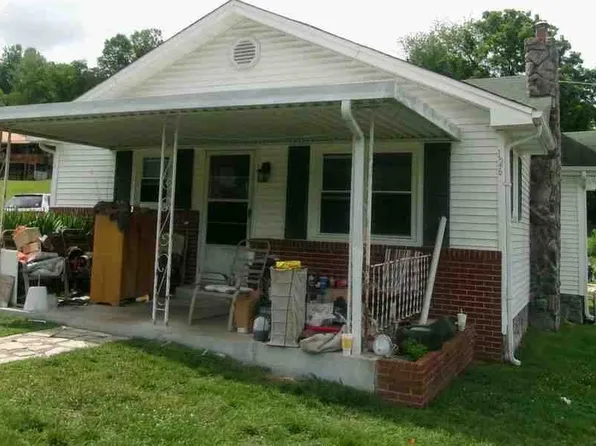 126 Crestview Dr, Fall Branch, TN 37656