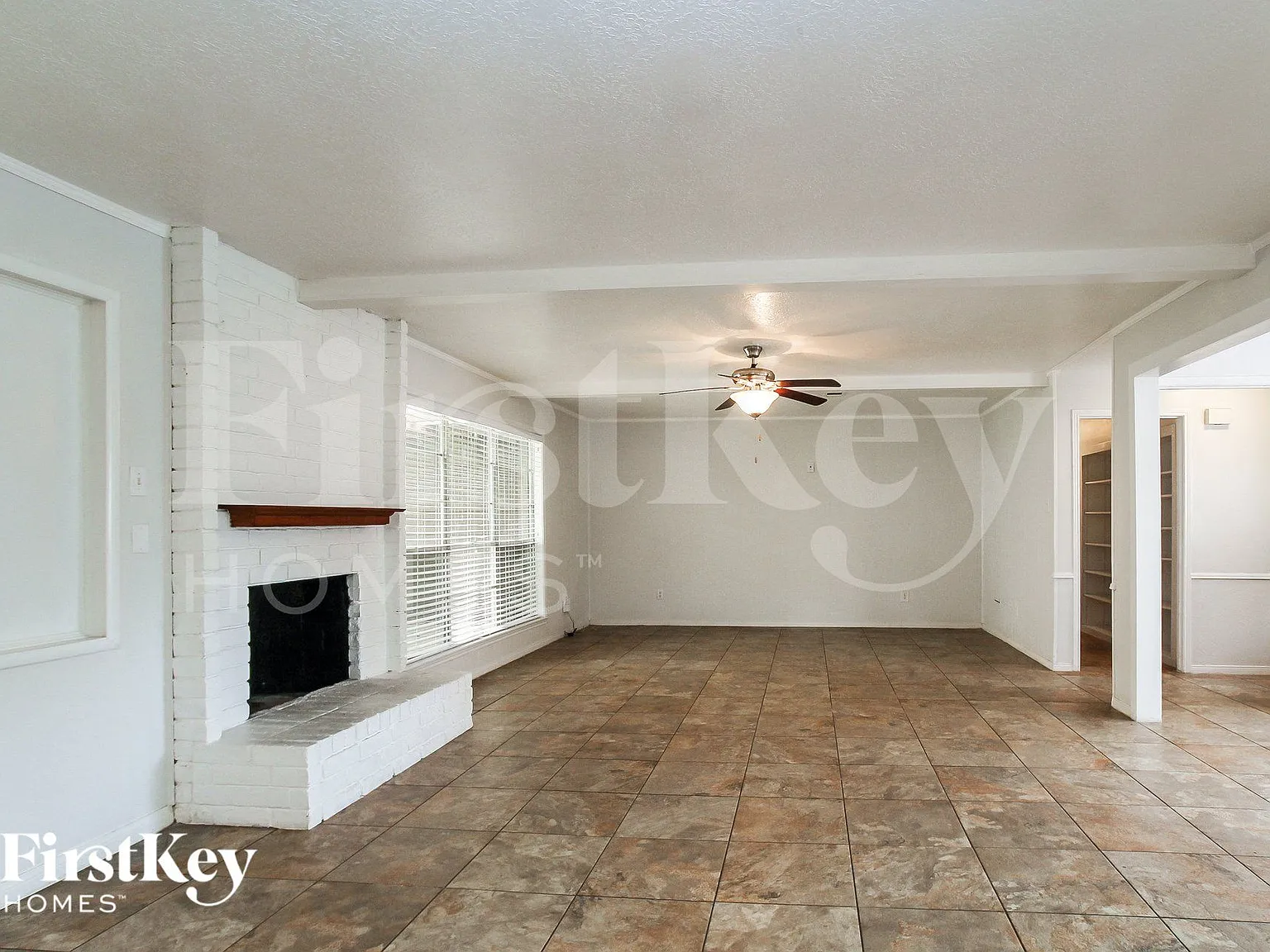 3 bed, 2.0 bath, 1870 sqft, $1,975 — Photo 4