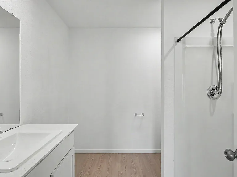 21154 Vercelli St — Photo 13