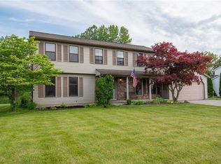 51 Crestway Ln, Rochester, NY 14612