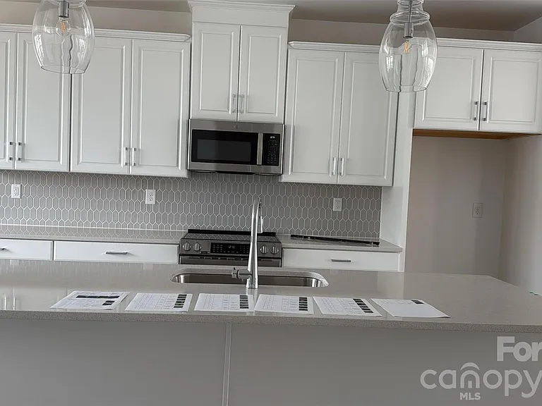 2143 Hawksworth Ln — Photo 9
