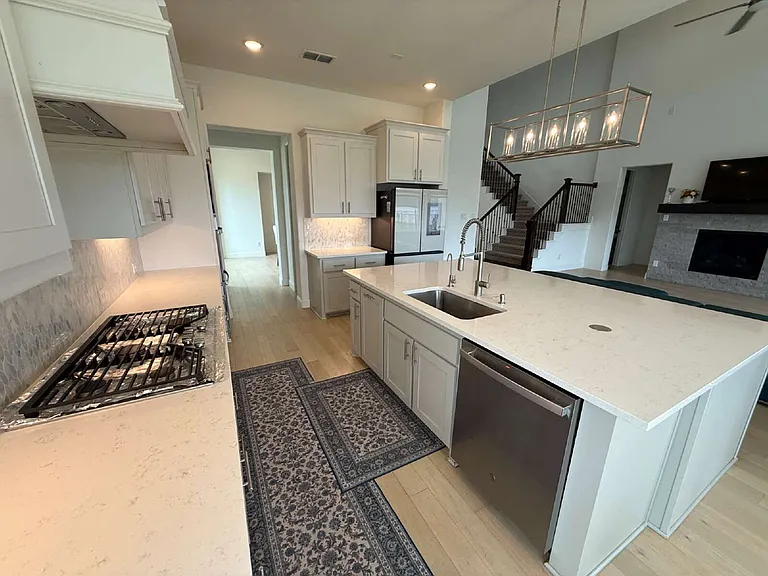1927 Pebble Ln — Photo 14
