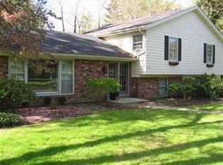 8231 Westhill Dr, Chagrin Falls, OH 44023