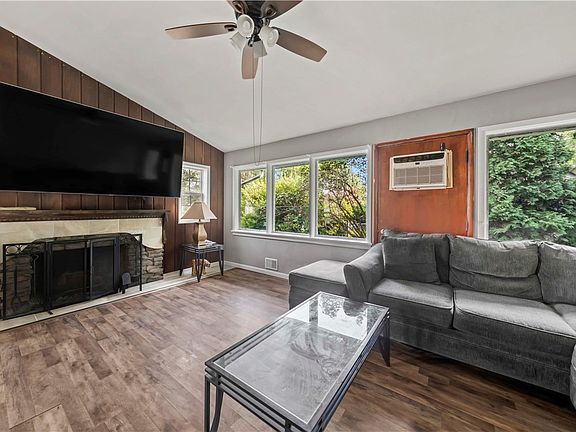 5th image of 2141 Baird Rd