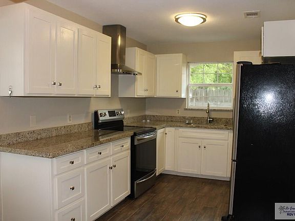 5th image of 2022 Plantation Dr