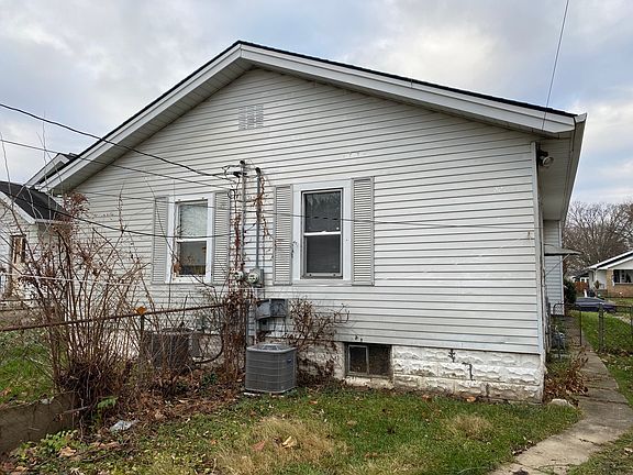 2nd image of 823-825 N Denny St