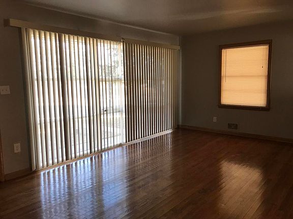 4th image of 8123 W Beckett Ave