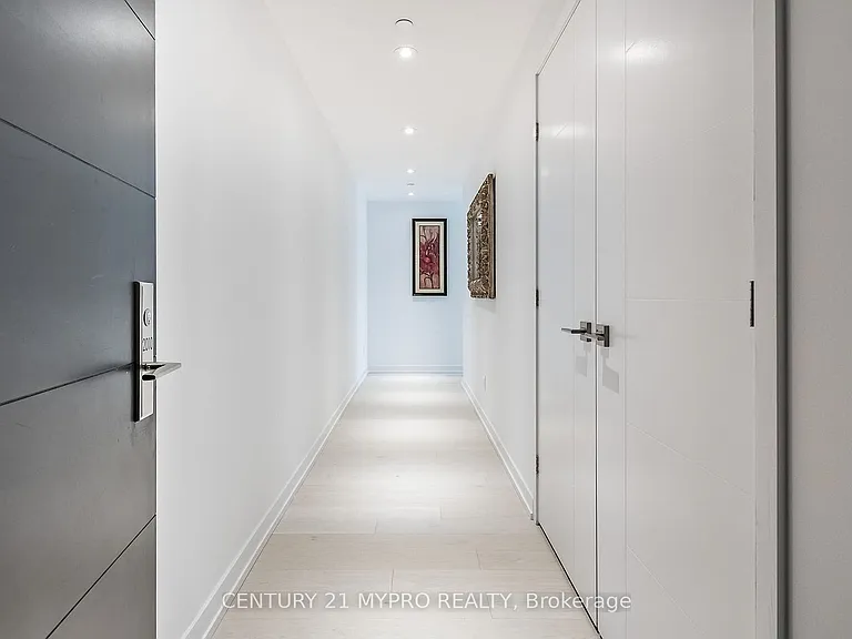 488 University Ave #2010 — Photo 3