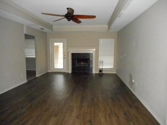 Living Rm w/new hardwood-look plank floors