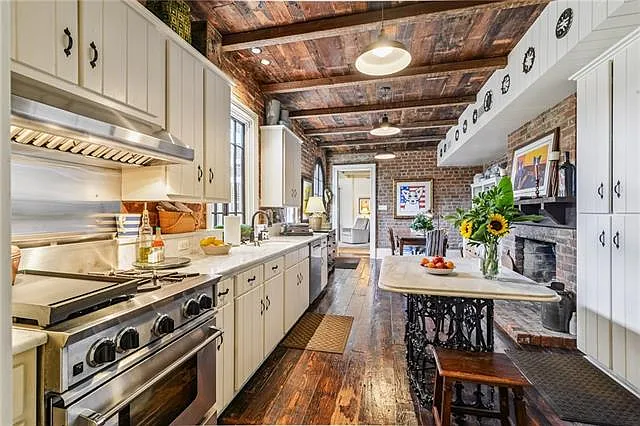 1404 Prytania St #E1 — Photo 16