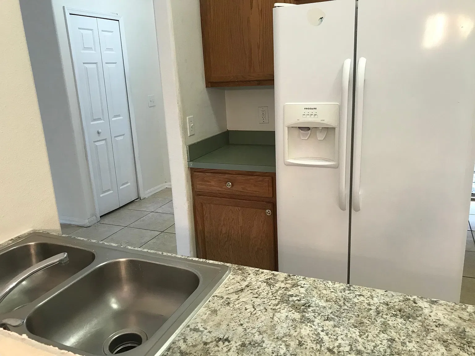 607 Gazelle Dr — Photo 2