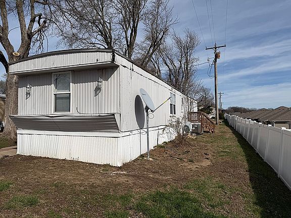 4th image of 11 Canna Dr
