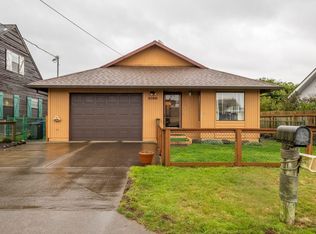 1039 SW Elizabeth St, Newport, OR 97365