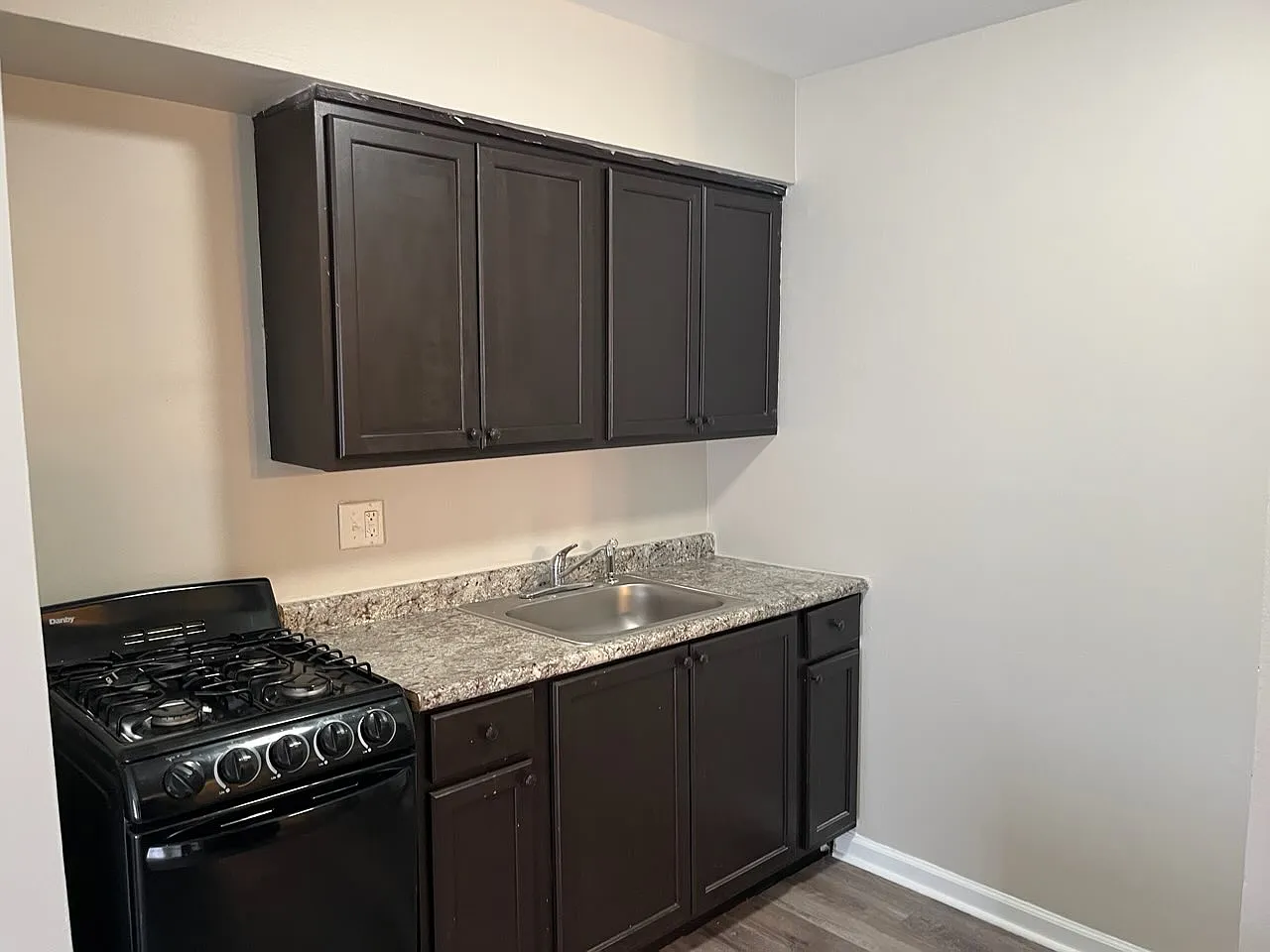 Studio, 450 sqft, $850 — Photo 4