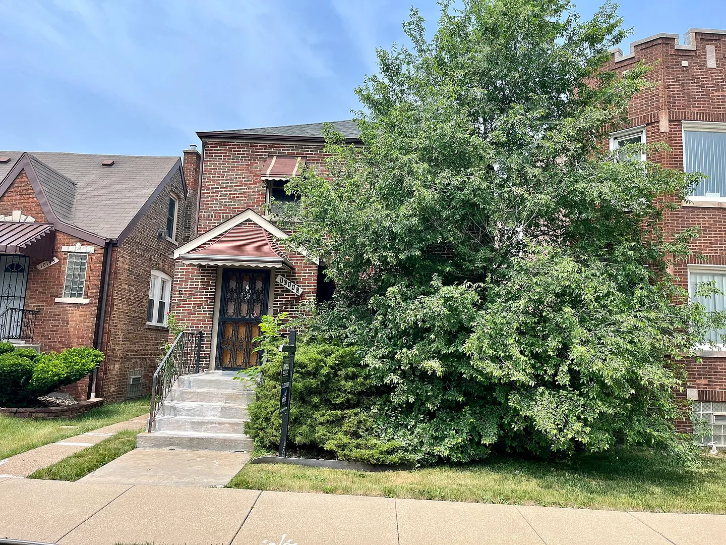 10146 S Vernon Ave photo 1