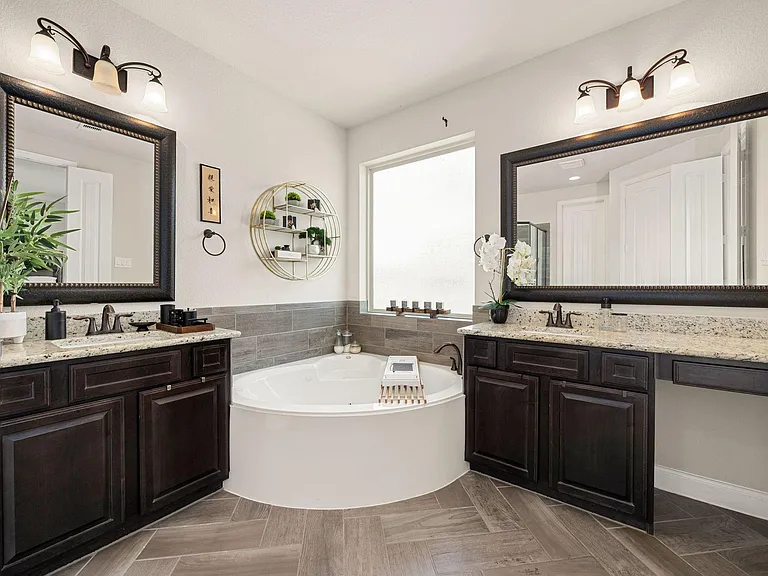 9338 Taylor Cliff Ln — Photo 23