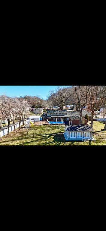 305 Central Ave - Property Image