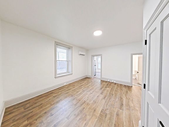 4th image of 355 Lyceum Ave #1