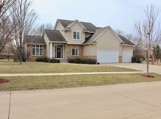 5719 Shiloh Ln NE, Cedar Rapids, IA 52411