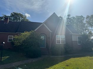 11 S Thomas St, Elberton, GA 30635
