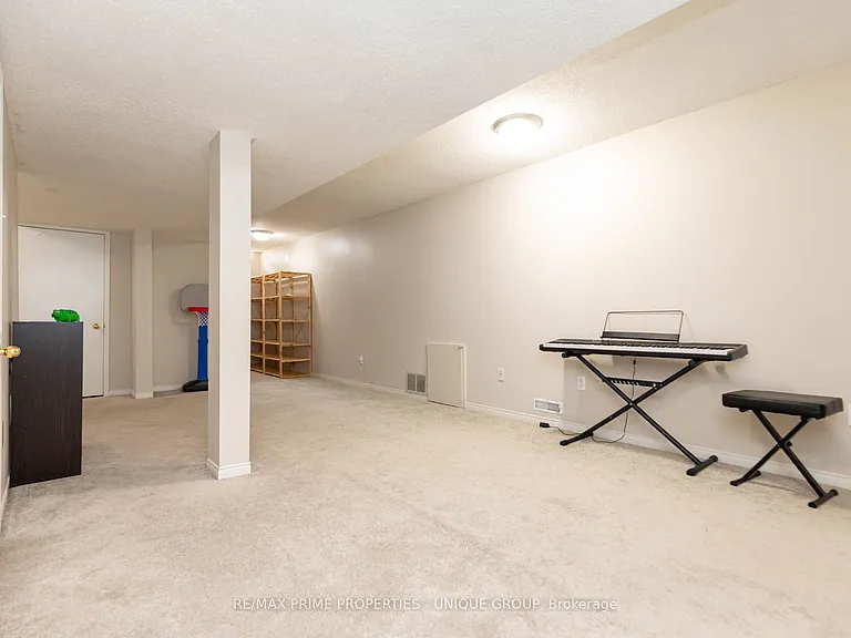 25 Pine Gate Pl — Photo 34