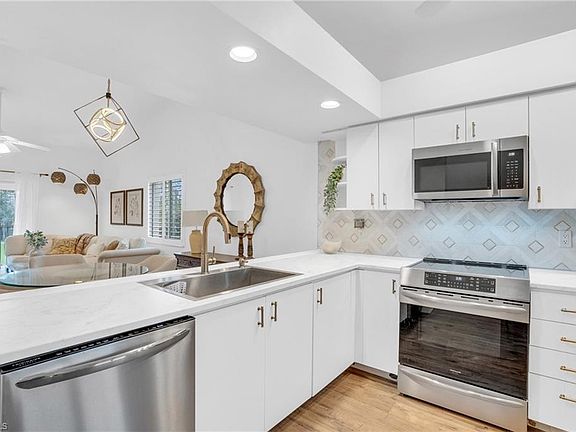 3rd image of 7300 Glenmoor LN #1308