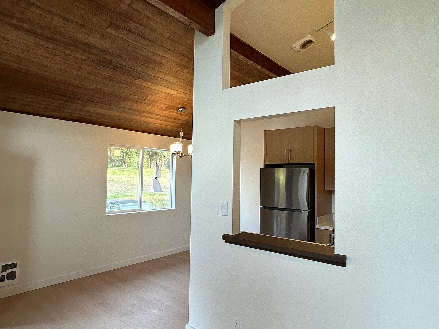2 bed, 820 sqft, $2,195 — Photo 2
