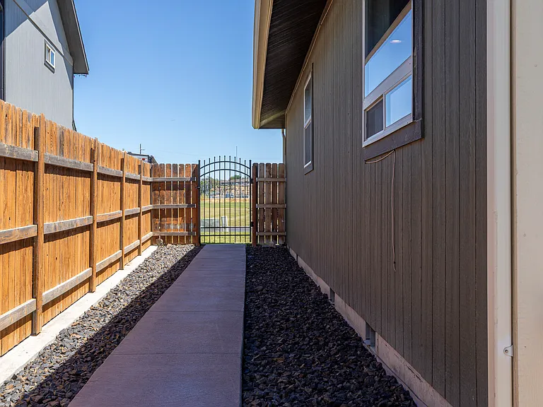1648 S Beaumont Dr — Photo 49