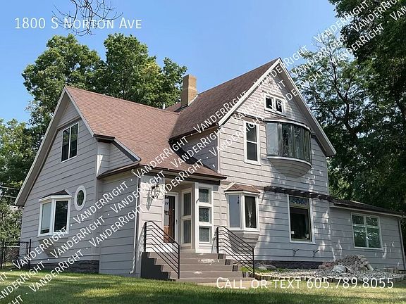 3rd image of 1800 S Norton Ave