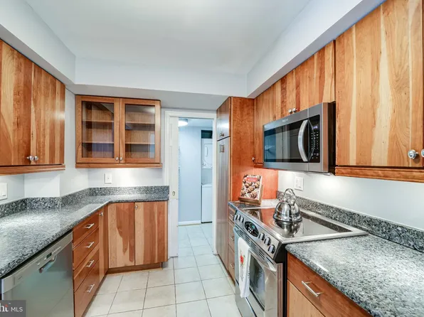 545 E Braddock Rd Unit 2-3H, Alexandria, VA 22314