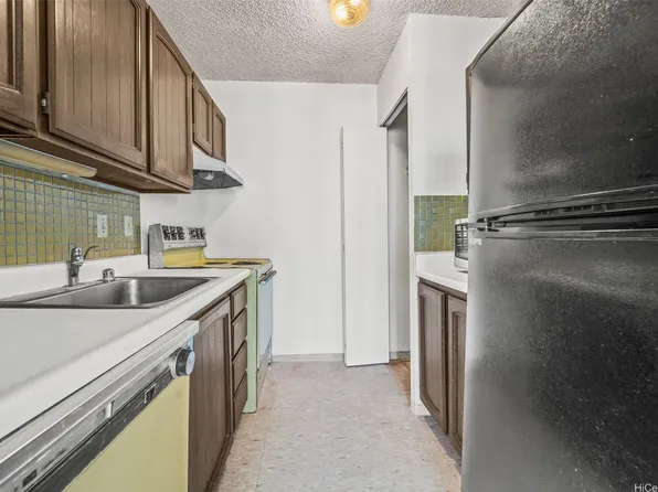 2092 Kuhio Ave APT 1404, Honolulu, HI 96815