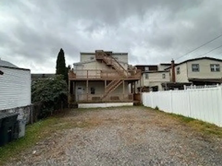 20 Water Street — Photo 8