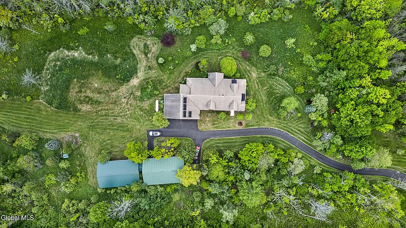3rd image of 160 Joslyn School Road