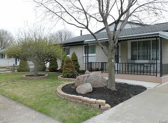 5th image of 1295 Portland St