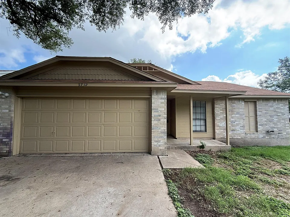 2712 Cameron Loop
