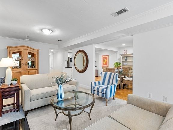 3rd image of 84 Walpole St APT 1C