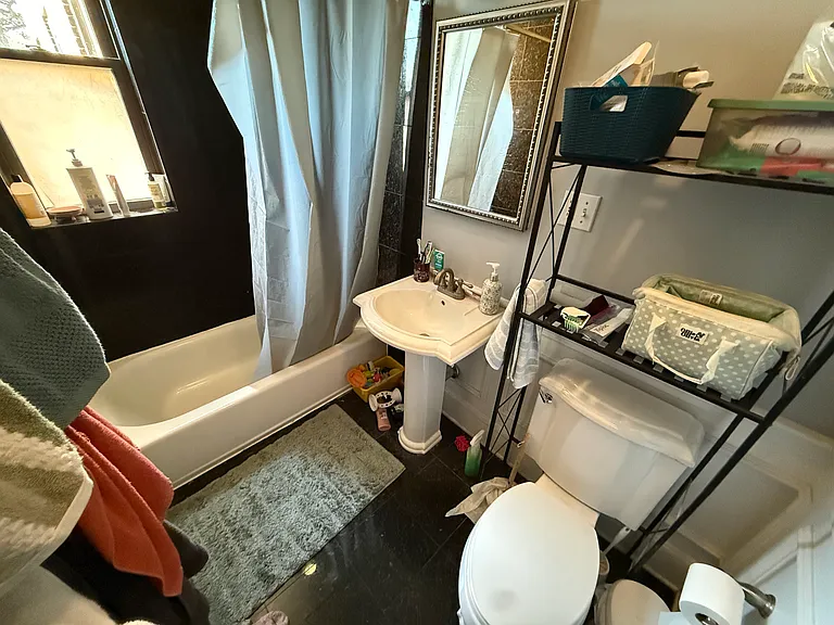 10 Greenway Ct #6 — Photo 7