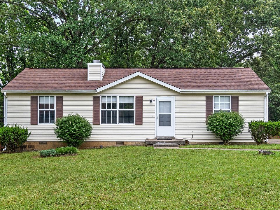 1st image of 1907 Roan Dr