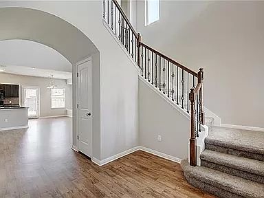 3rd image of 702 Hatton Hill Ln