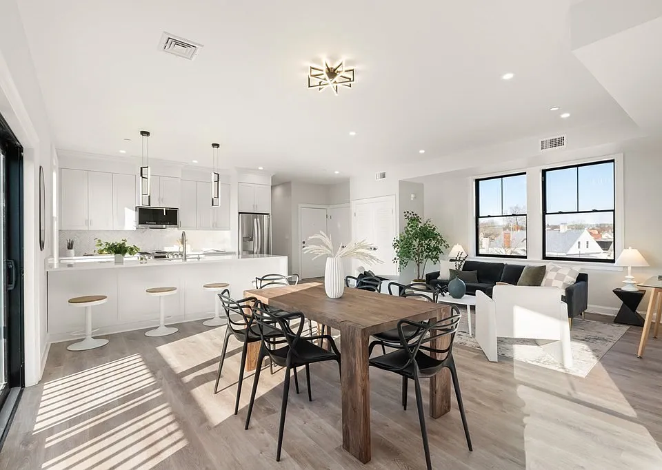 16 Foster Ct #Penthouse B