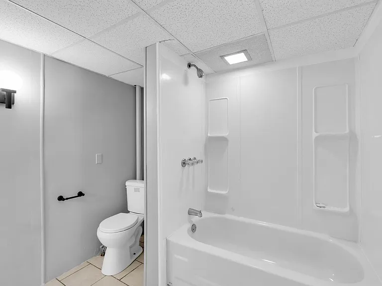 622.5 N Silk St — Photo 16