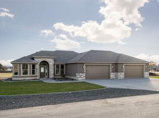 8726 W 11th St, Kennewick, WA 99336