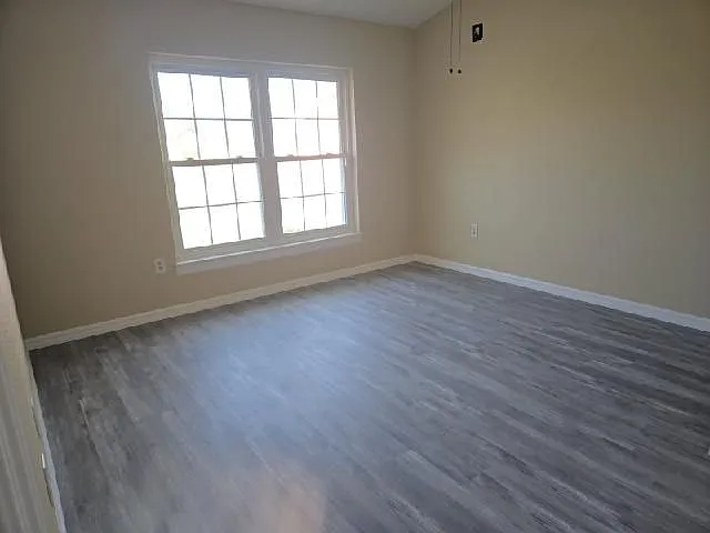 4 bed, 2.0 bath, 1835 sqft, $1,950 — Photo 3