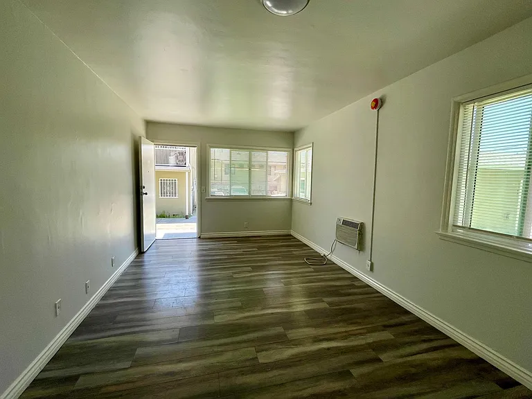 1142 N Madison Ave #2 — Photo 9
