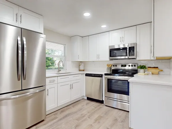 6674 4th St, Jupiter, FL 33458