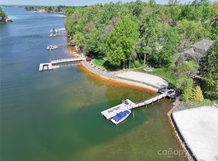 19040 Mary Ardrey Cir, Cornelius, NC 28031